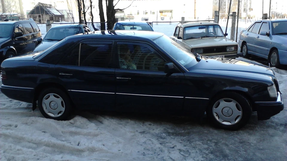 Mercedes-Benz E-Class 2.0D 2