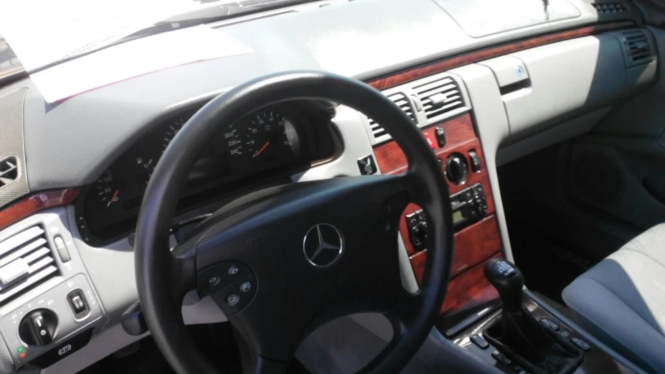 Mercedes-Benz E-Class 2.0i m111