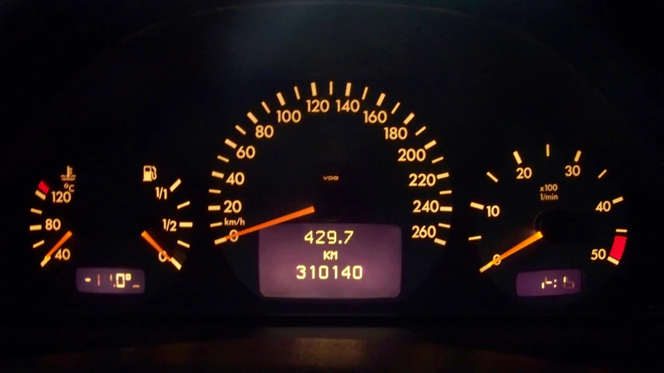 Mercedes-Benz E-Class 2.2 CDI 2