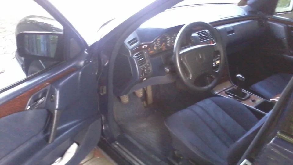 Mercedes-Benz E-Class 2.2 *Diesel-Power* 4