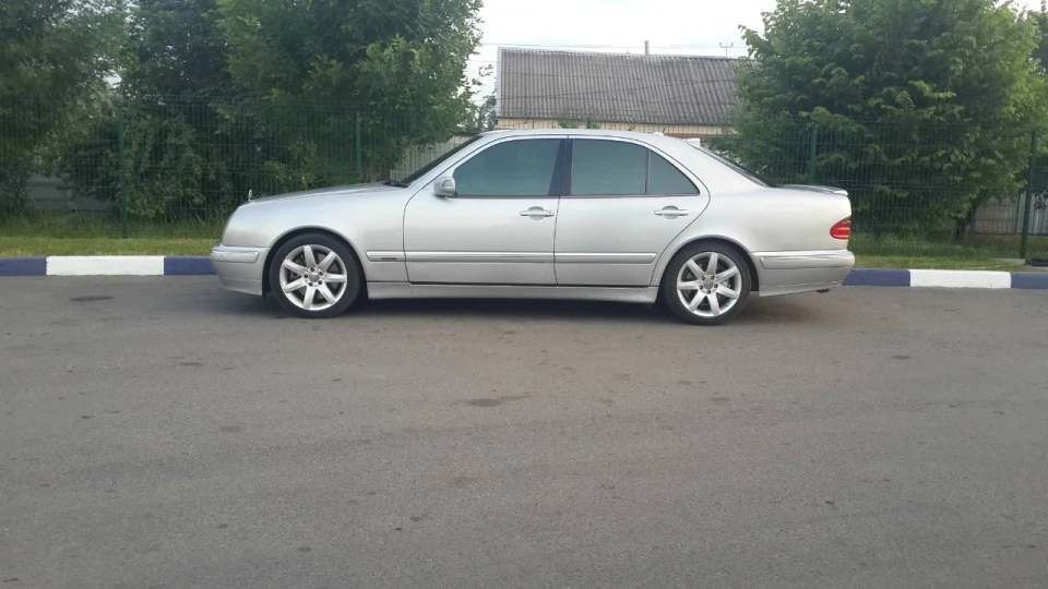 Mercedes-Benz E-Class 2,2