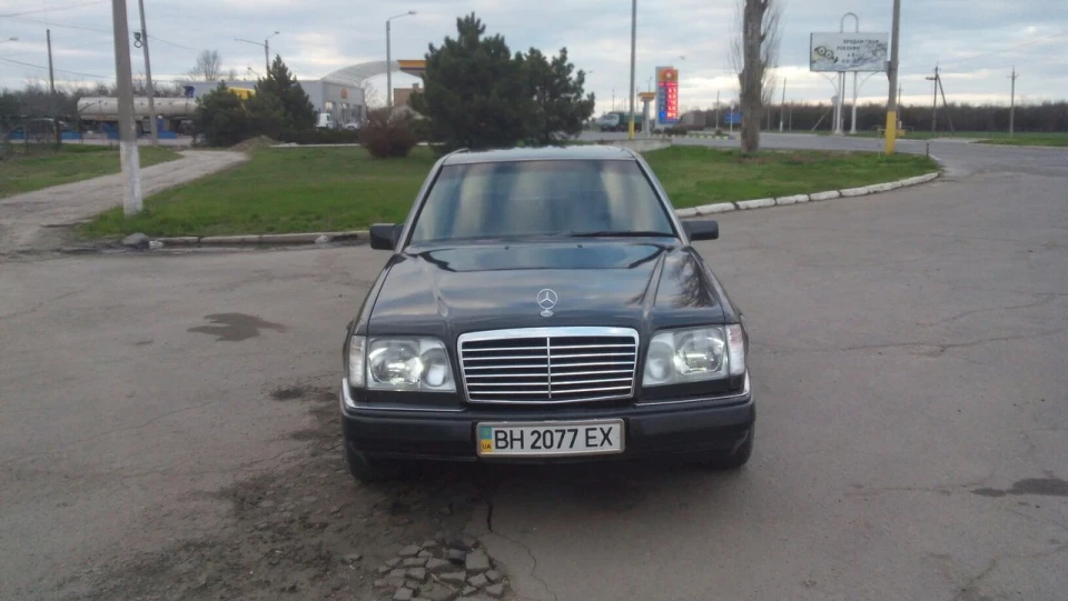 Mercedes-Benz E-Class 2.2 2