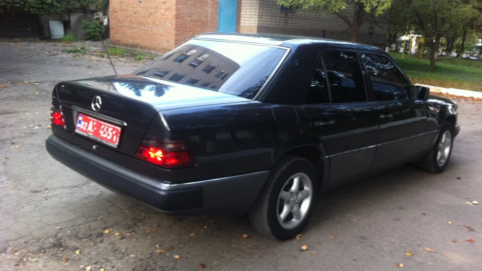 Mercedes-Benz E-Class 2.2 2