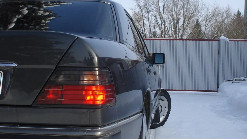 Mercedes-Benz E-Class 2.2 2