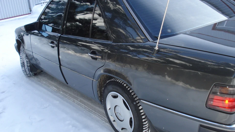 Mercedes-Benz E-Class 2.2 3