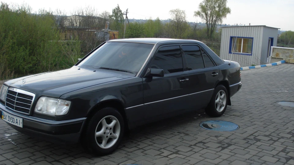 Mercedes-Benz E-Class 2.2 5