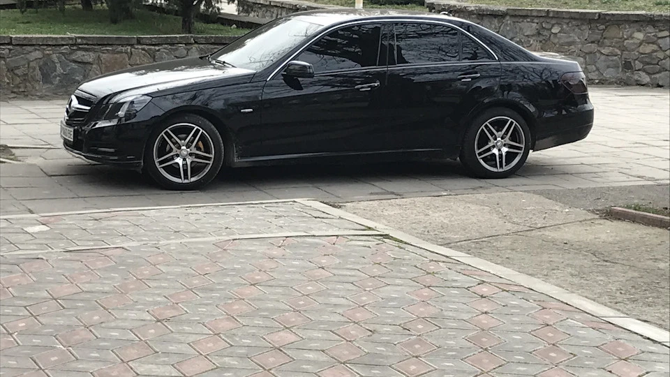 Mercedes-Benz E-Class 2.2