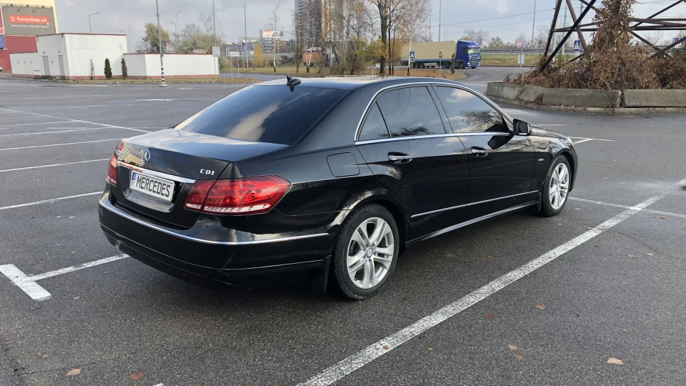 Mercedes-Benz E-Class 220 CDI Avantgarde 5