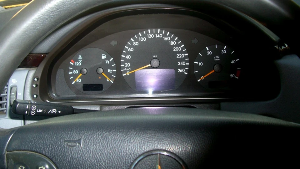 Mercedes-Benz E-Class 220CDI CLASSIC
