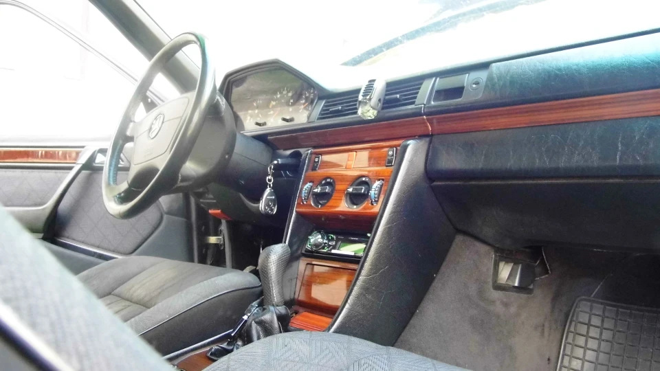 Mercedes-Benz E-Class 2.2D OM604 5