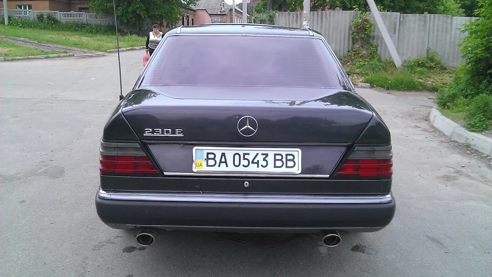 Mercedes-Benz E-Class 2.3 бенз,акпп 2
