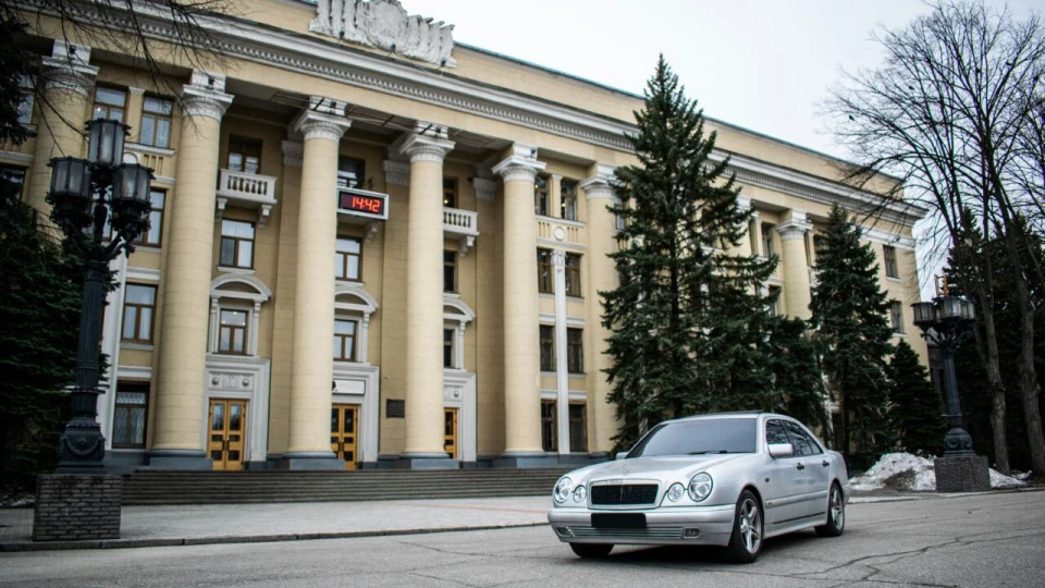 Mercedes-Benz E-Class 2,3 бензин. мотор m111. 2