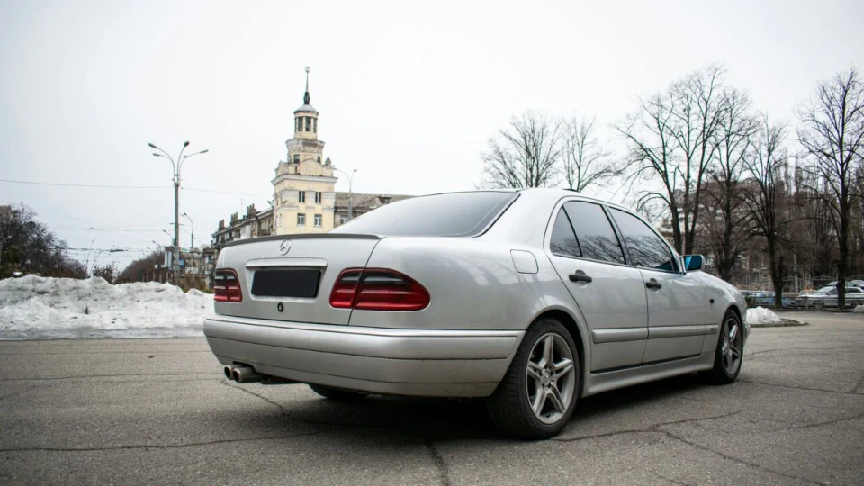 Mercedes-Benz E-Class 2,3 бензин. мотор m111. 3