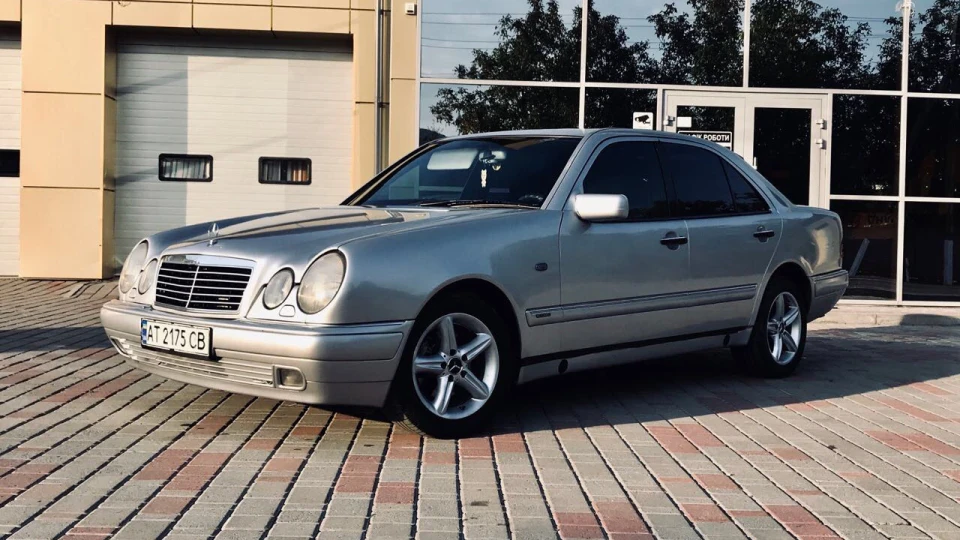 Mercedes-Benz E-Class 2.3 2