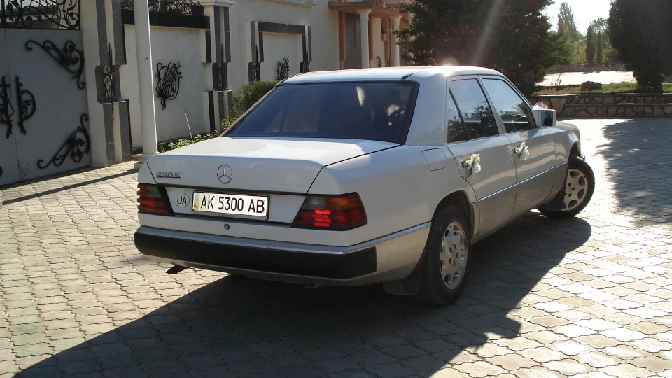 Mercedes-Benz E-Class 230Е завеликий однак) 4