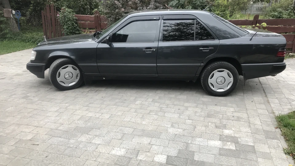 Mercedes-Benz E-Class 230Е