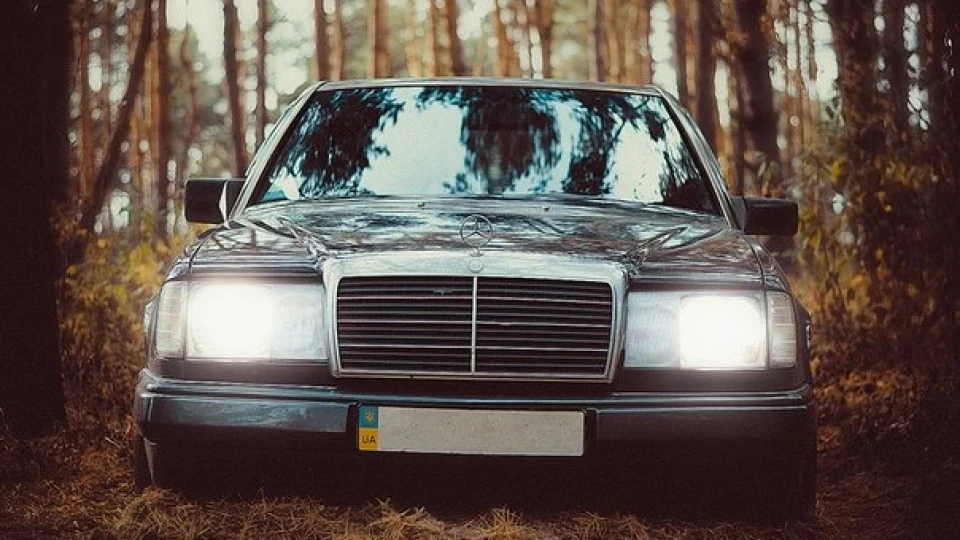 Mercedes-Benz E-Class 230e 2