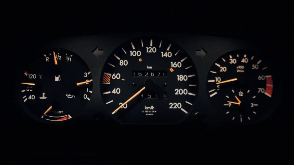 Mercedes-Benz E-Class 230E 2