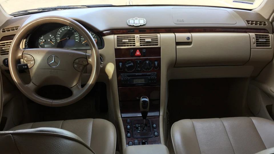 Mercedes-Benz E-Class 240 Elegance 5