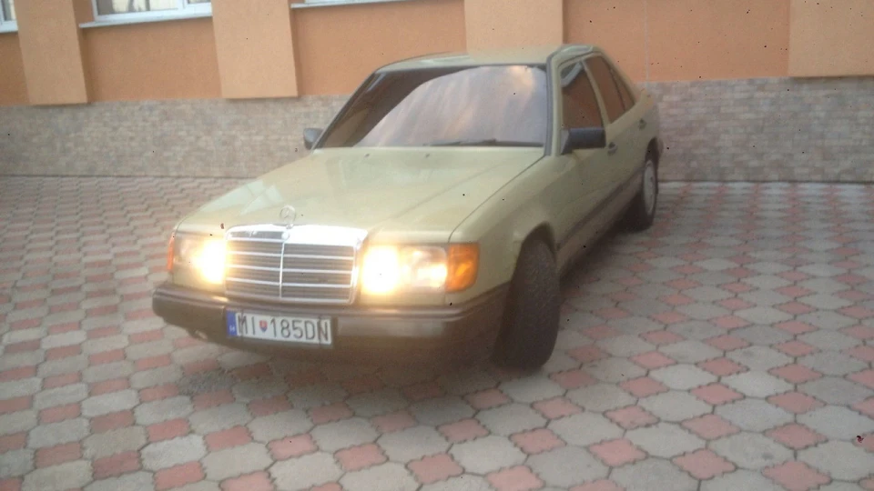 Mercedes-Benz E-Class 2.5 No Turbo OM602