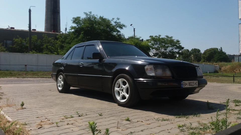Mercedes-Benz E-Class 2.5 TD 2