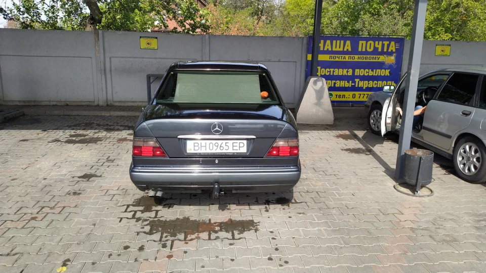 Mercedes-Benz E-Class 2.5 турбо 4