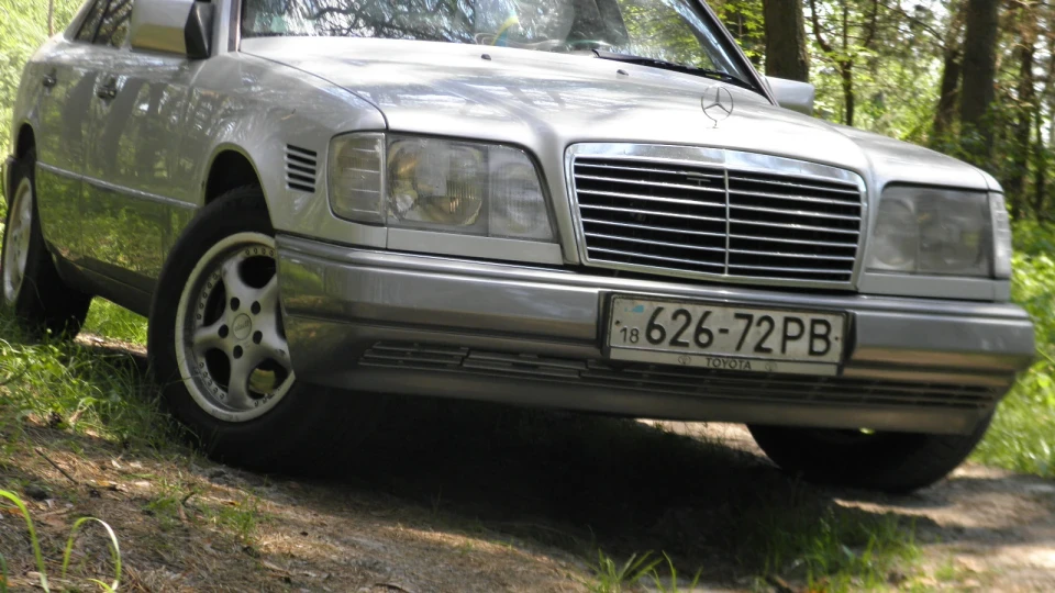 Mercedes-Benz E-Class 2.5 турбодизель 3