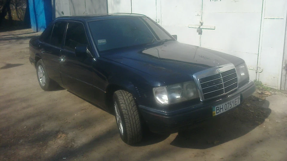 Mercedes-Benz E-Class 250 td 2