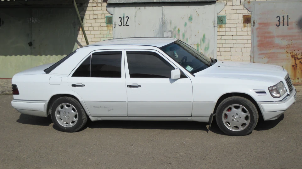 Mercedes-Benz E-Class 250 Турбо Сніжок 2