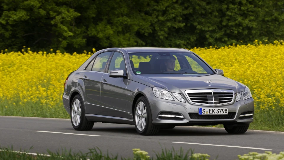 Mercedes-Benz E-Class 250CGI no /////AMG 2