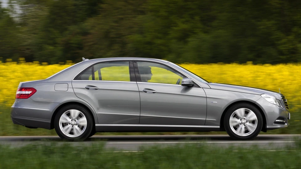Mercedes-Benz E-Class 250CGI no /////AMG 3