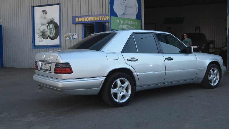 Mercedes-Benz E-Class 250D Estel 2