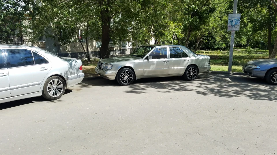 Mercedes-Benz E-Class 250D 2