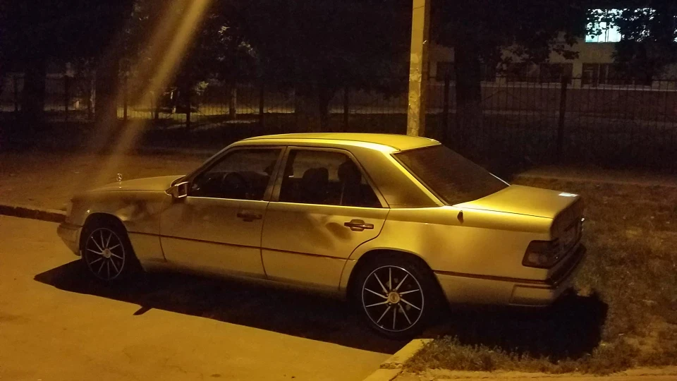 Mercedes-Benz E-Class 250D 5