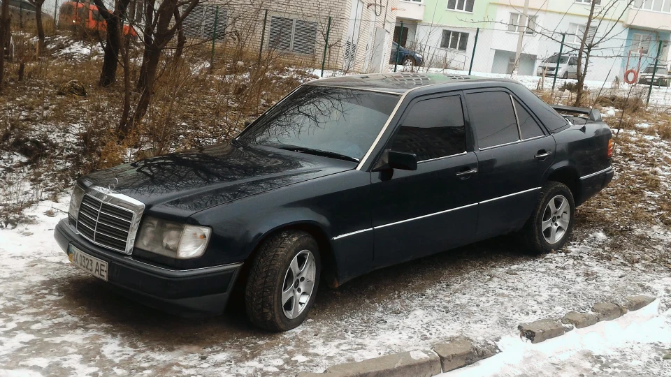 Mercedes-Benz E-Class 2.6 Газ-бензин
