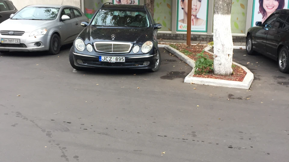 Mercedes-Benz E-Class 2.7 Cdi 3