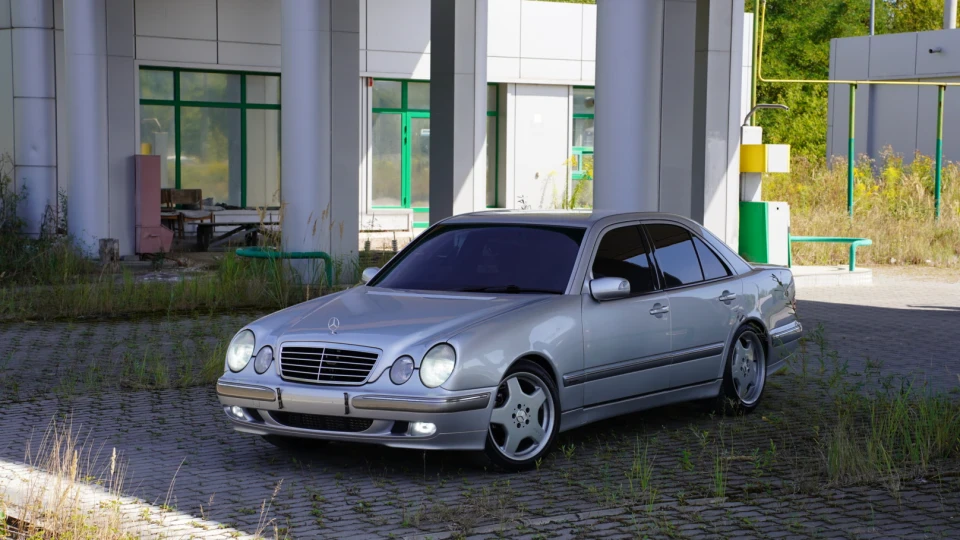 Mercedes-Benz E-Class 2.7 Лупарік 3