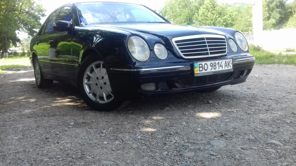 Mercedes-Benz E-Class 2.7CDI