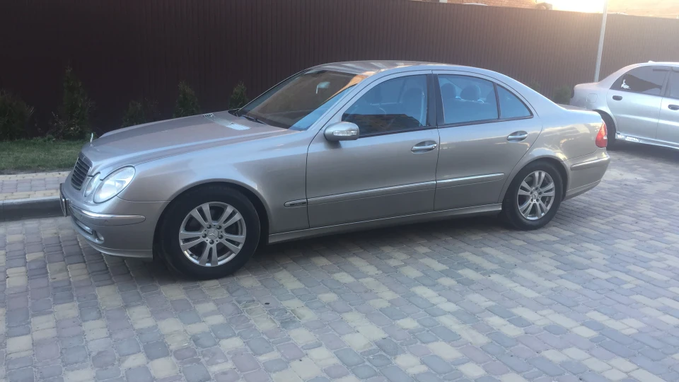 Mercedes-Benz E-Class 2.7CDI 2