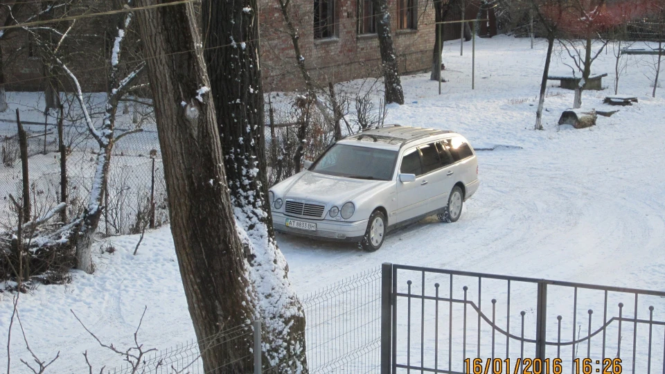 Mercedes-Benz E-Class 2.8 4matic 3