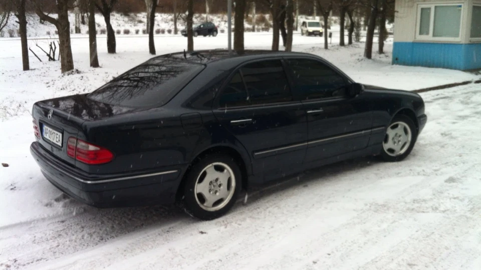 Mercedes-Benz E-Class 2.8 4Matic 2