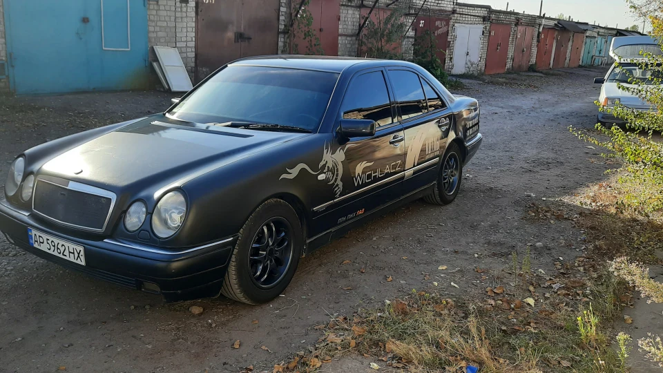 Mercedes-Benz E-Class 2.8 м112 авангард 3