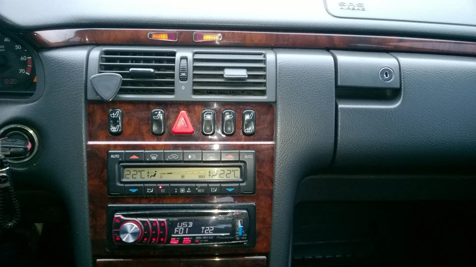 Mercedes-Benz E-Class 2.8 v6 4