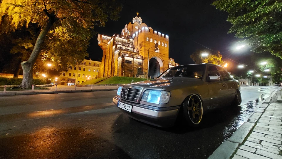Mercedes-Benz E-Class 2.8 4