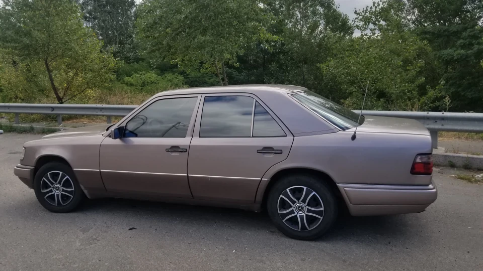 Mercedes-Benz E-Class 2.8 5