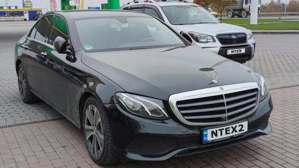 Mercedes-Benz E-Class 2L Turbo Blackster 2