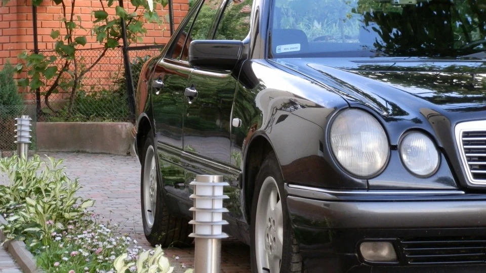 Mercedes-Benz E-Class 3.0 TDI Очкарик 1997
