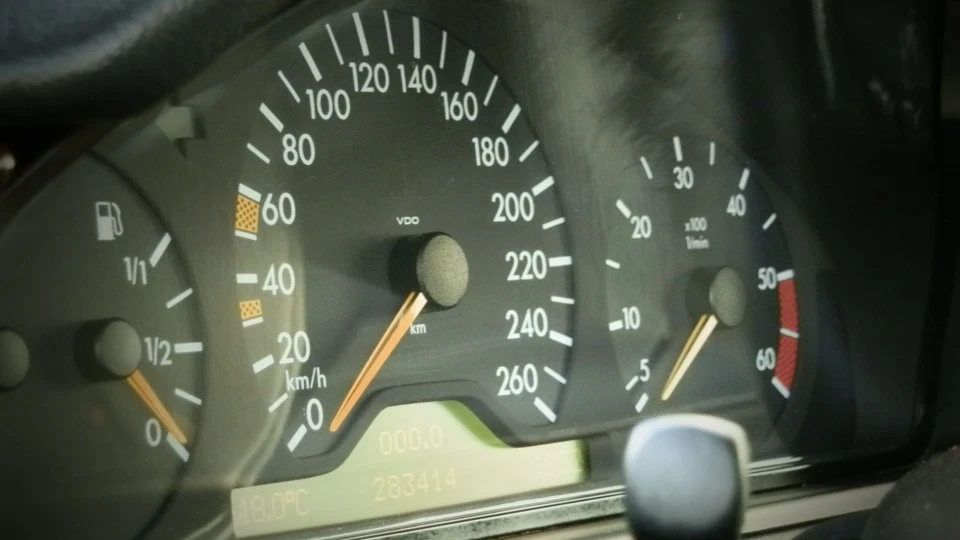 Mercedes-Benz E-Class 3.0 TDI Очкарик 1997 2