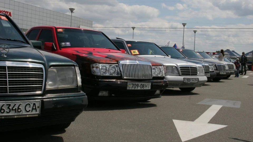 Mercedes-Benz E-Class "3,0 turbo'' 5