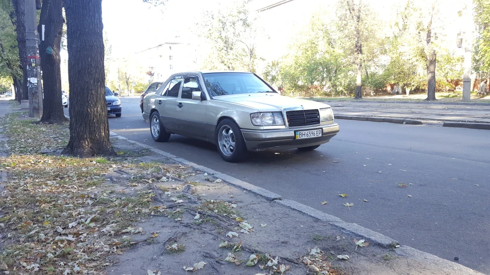 Mercedes-Benz E-Class 3.0 3